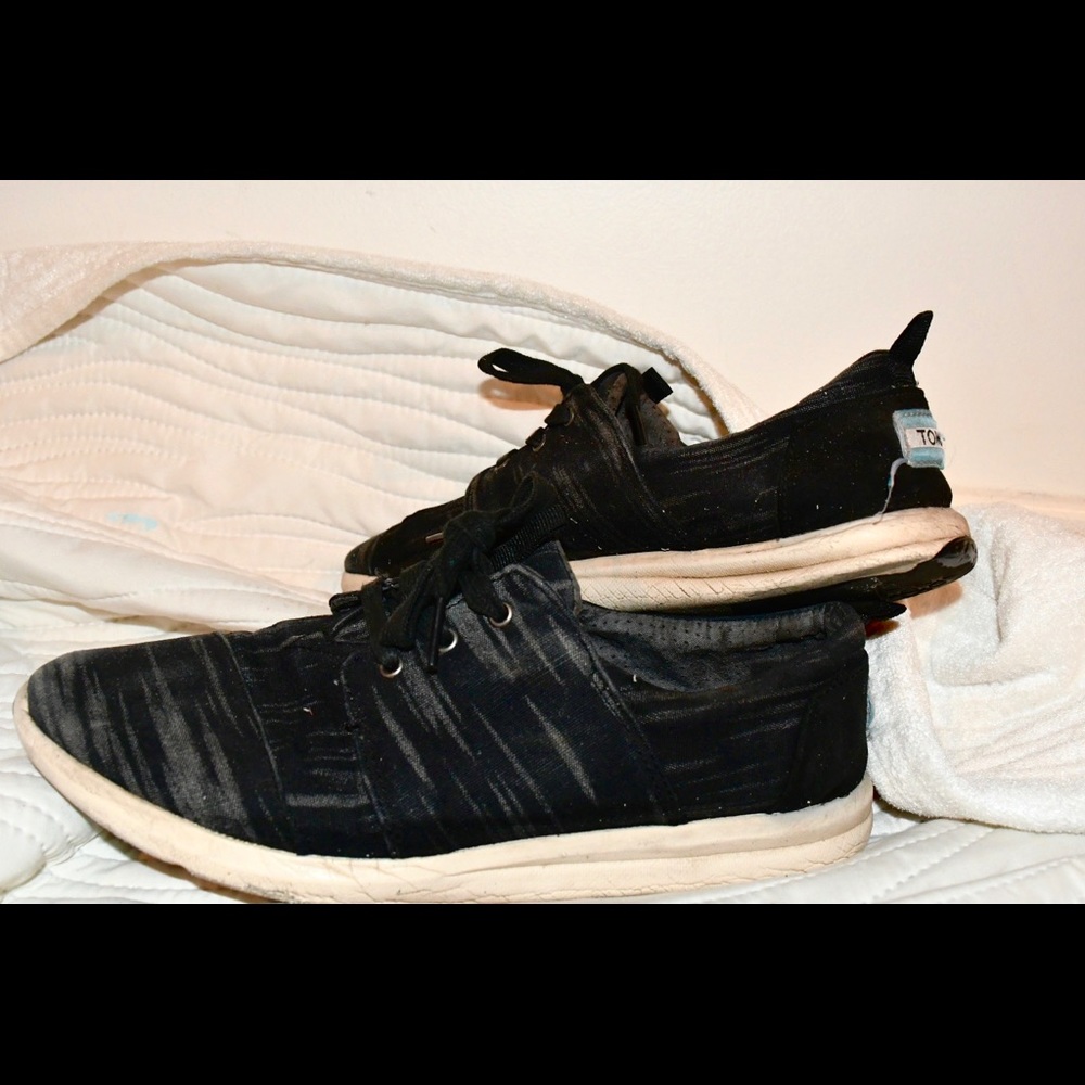 Toms sneakers black